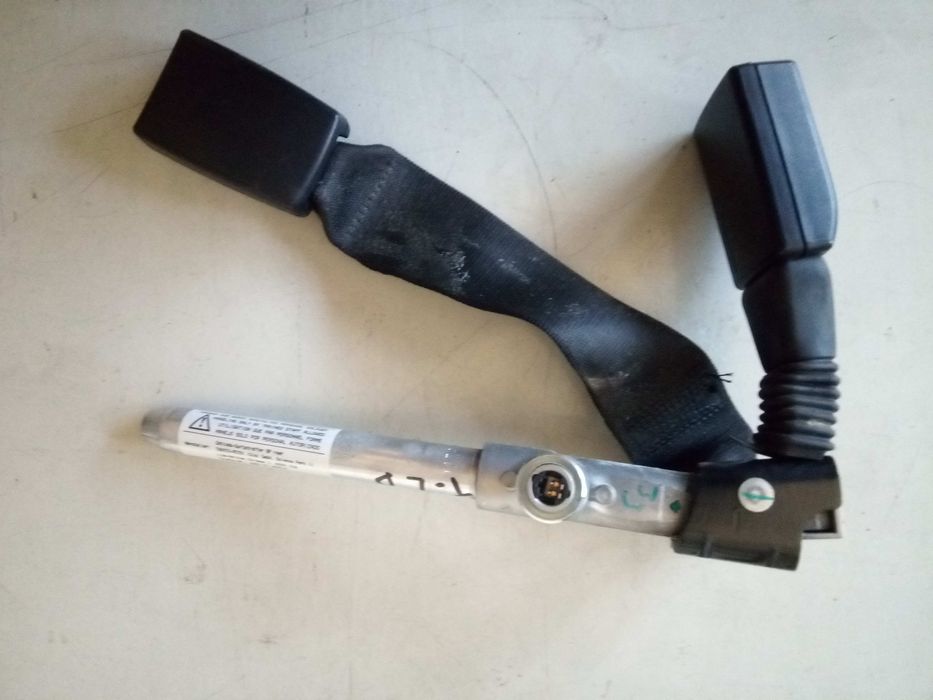 Encaixe de cinto trás direito BMW 3 (E90)