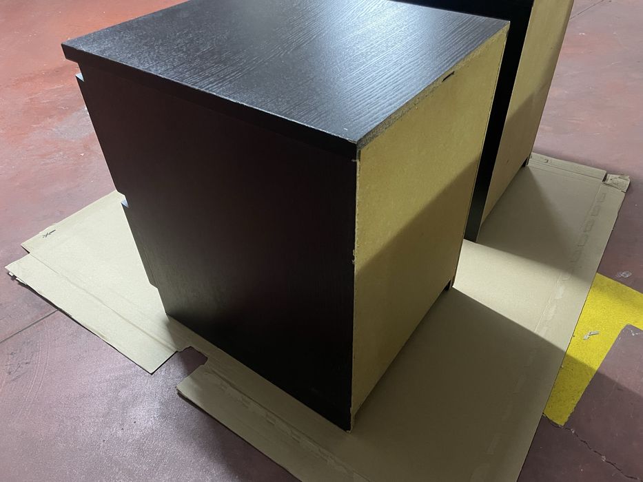 Ikea Malm mesa cabeceira