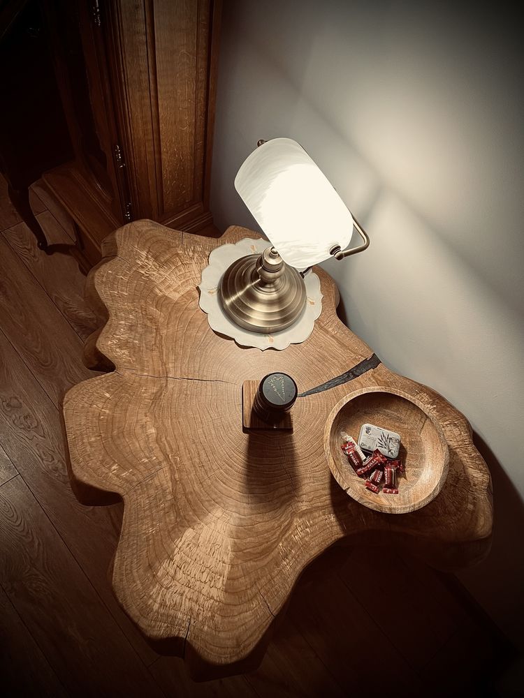 Stół dębowy, plaster drewna, krzesełka