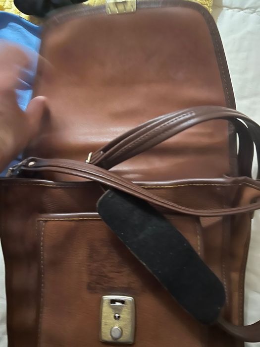 Mala de pele unisexo usada