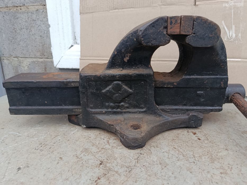 Тиски слесарные СССР