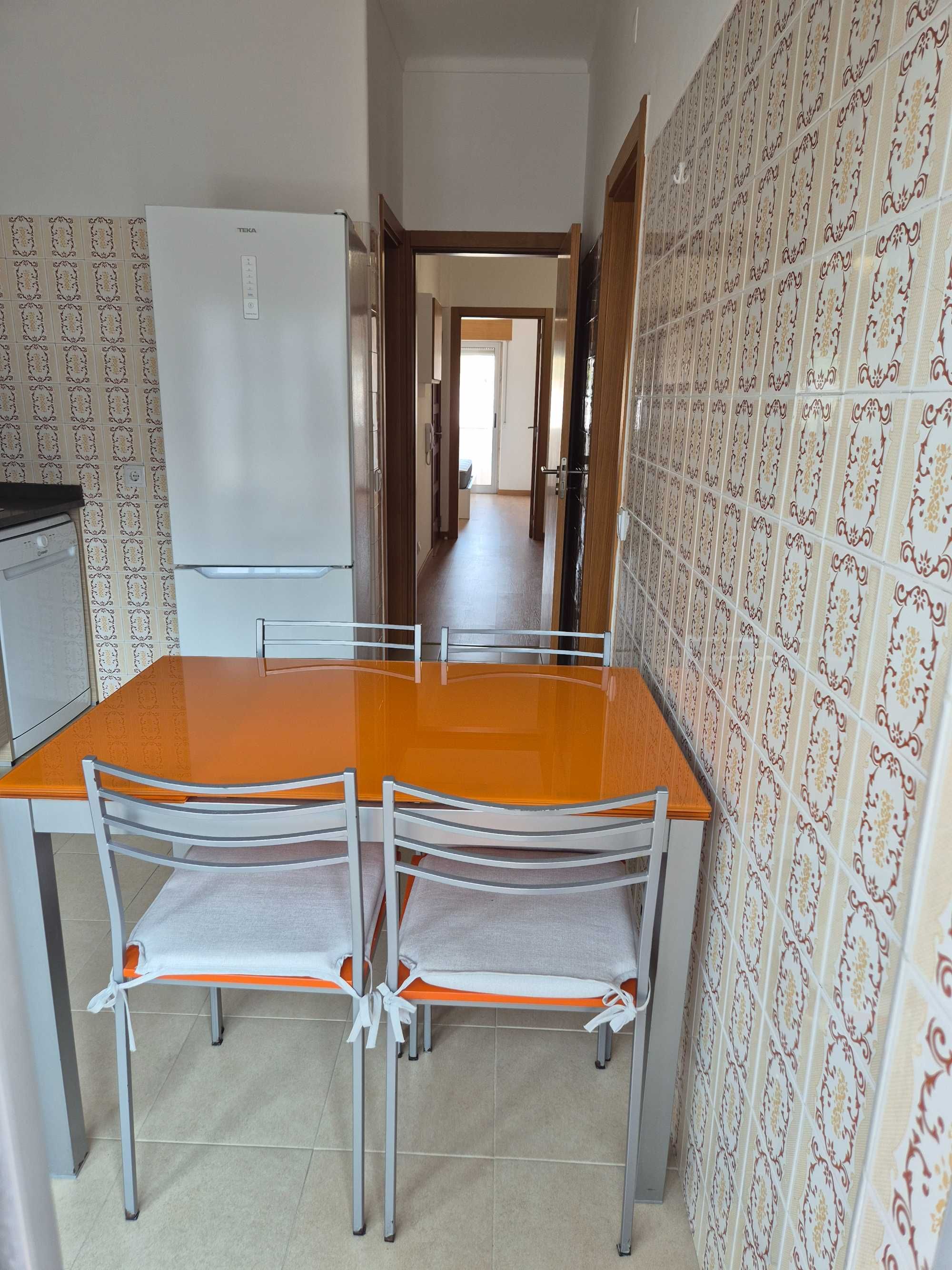 Arrenda-se apartamento T2 +1