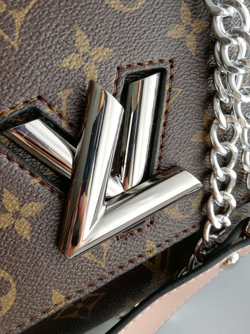 Piękna Louis Vuitton twist pm kopertówka monogram Louis Vuitton