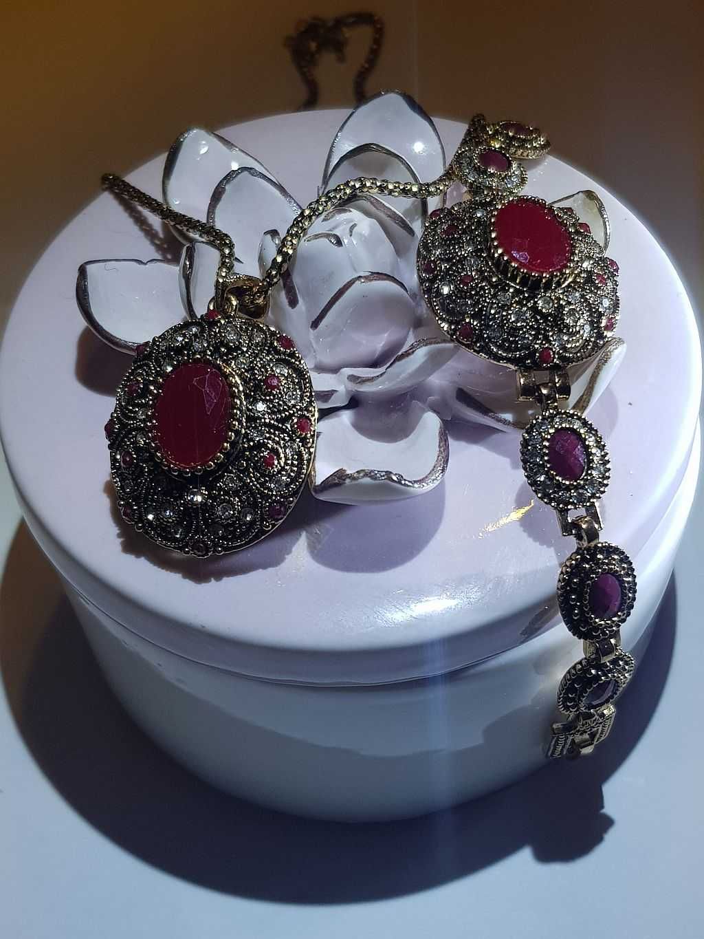Komplet srebrnej,  biżuterii - rubiny - Orient - próba 925