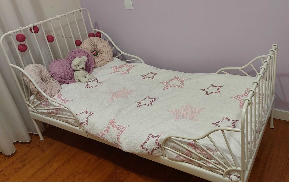 Cama para criança extensivel Minnen com colchão