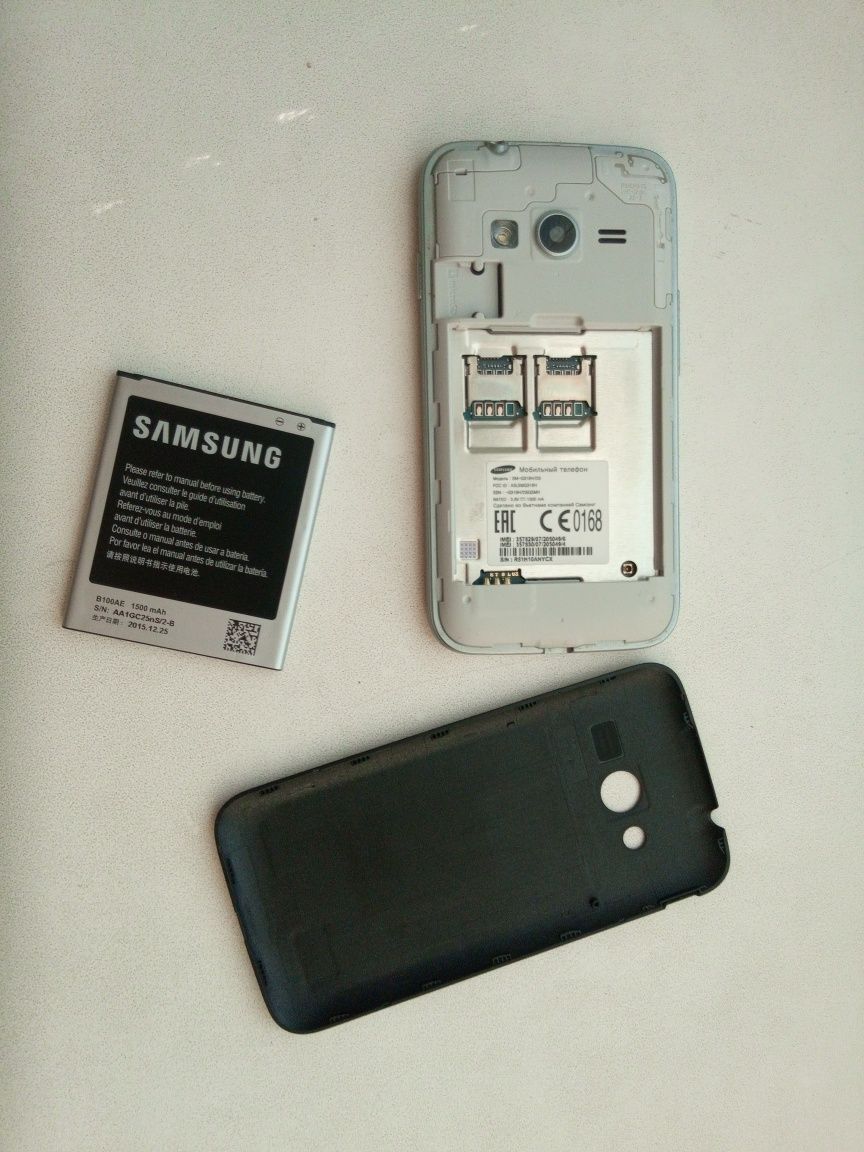 Смартфон Samsung Galaxy Ace 4 Neo.