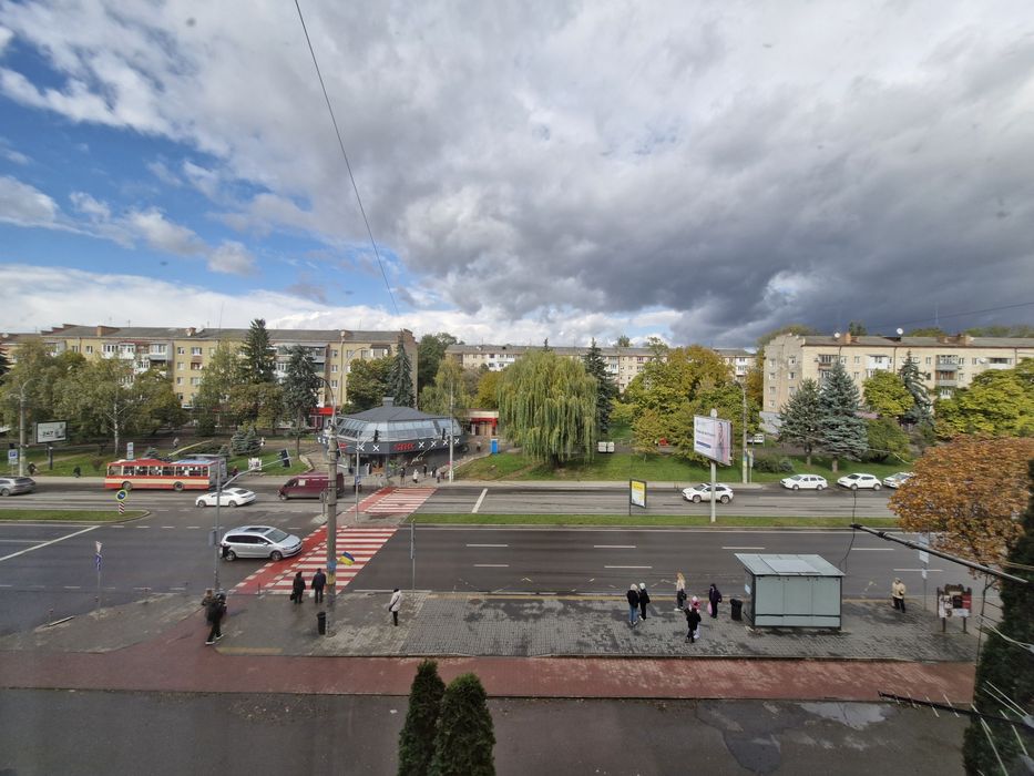 Вільна з 21.10  Для 1-4 людей,,  Проспект Незалежності 115, Формаркет,