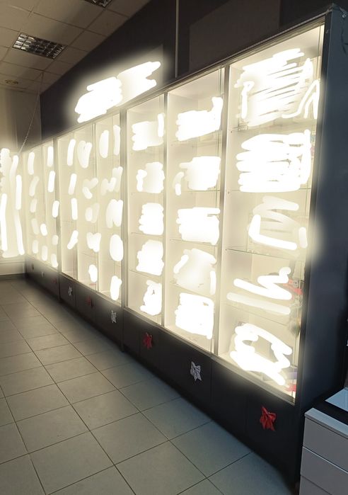 Продам вітрини терміново