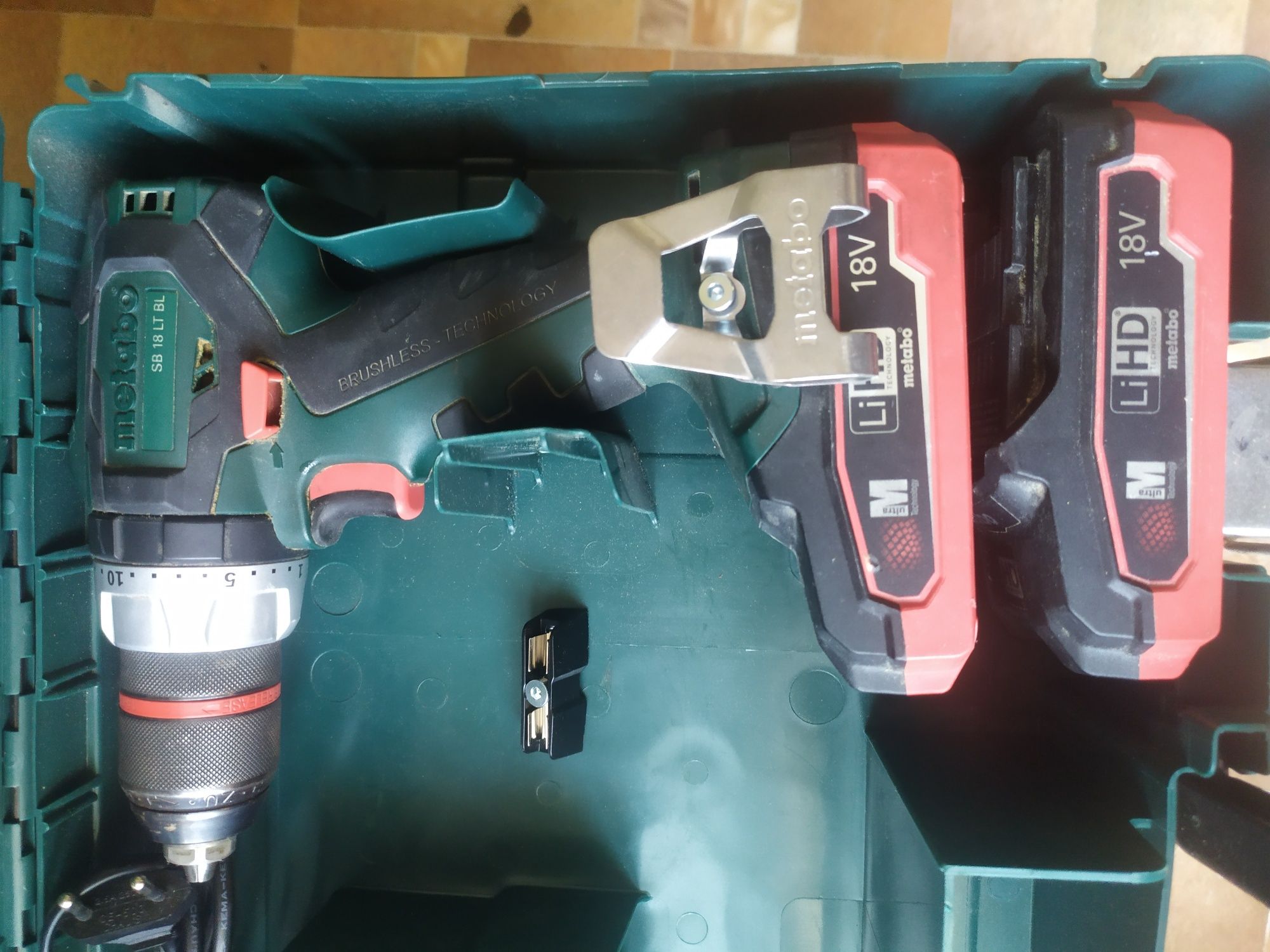 Продам шуруповёрт bosch (metabo )