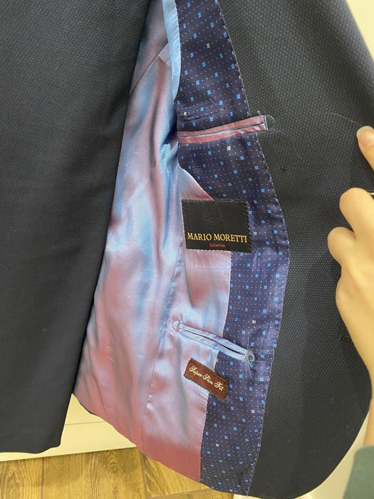 Чоловічий брючний костюм темно синій приталений