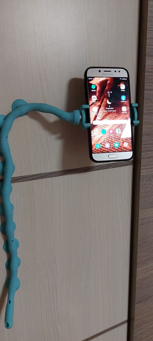 Uchwyt na telefon mobilny z przyssawkami