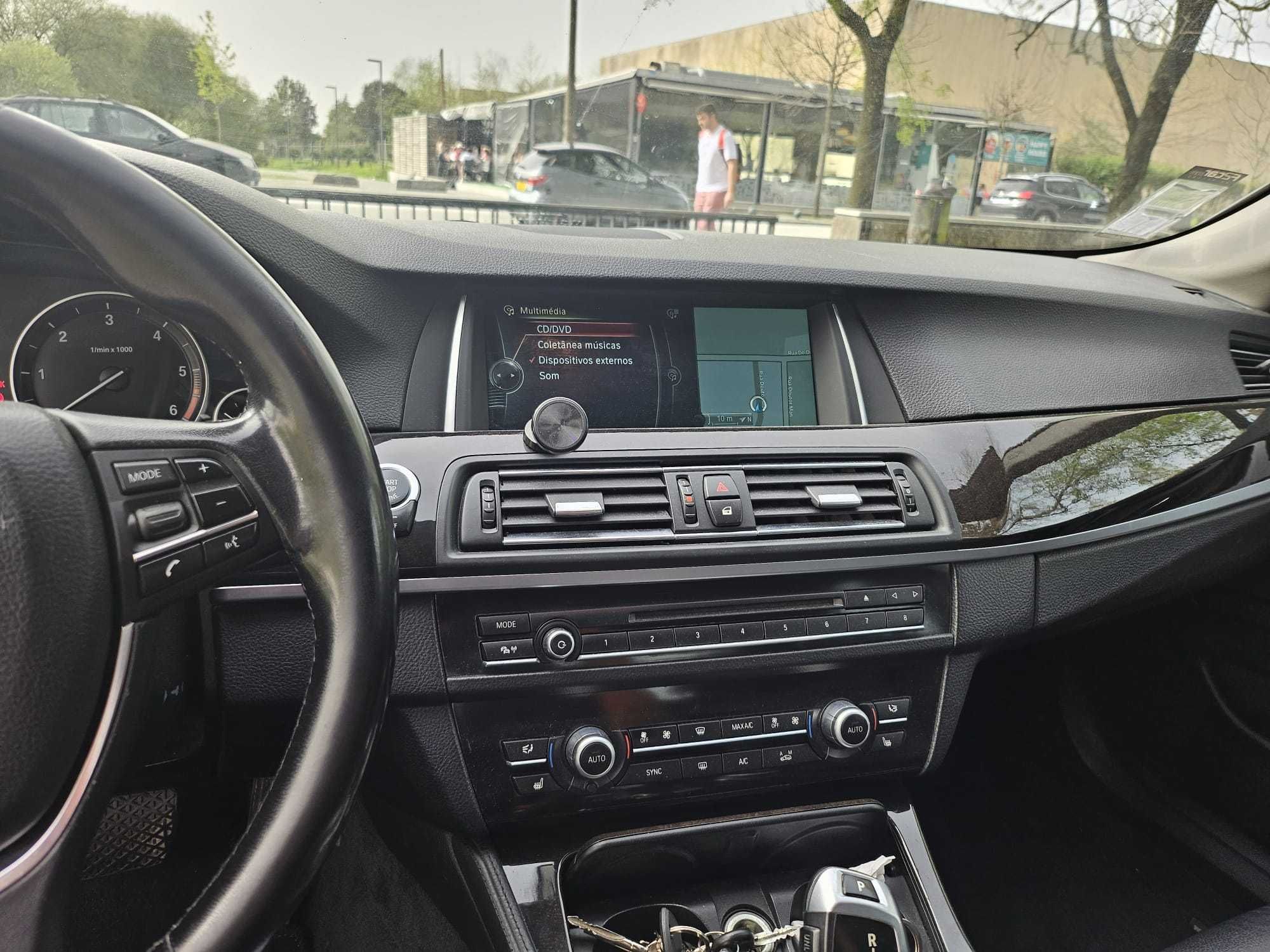 Vendo BMW cinza escuro 520