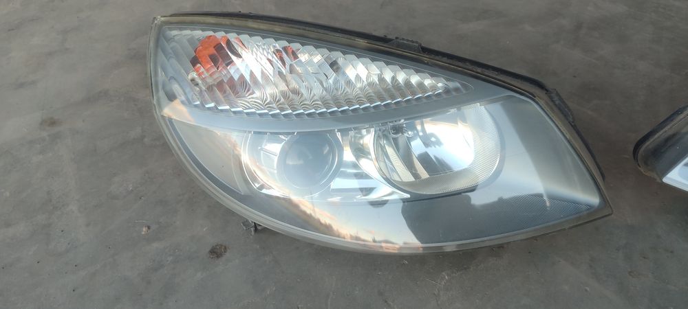 Scenic 2 II przedlift lampa przód przednia prawa ksenon Xenon