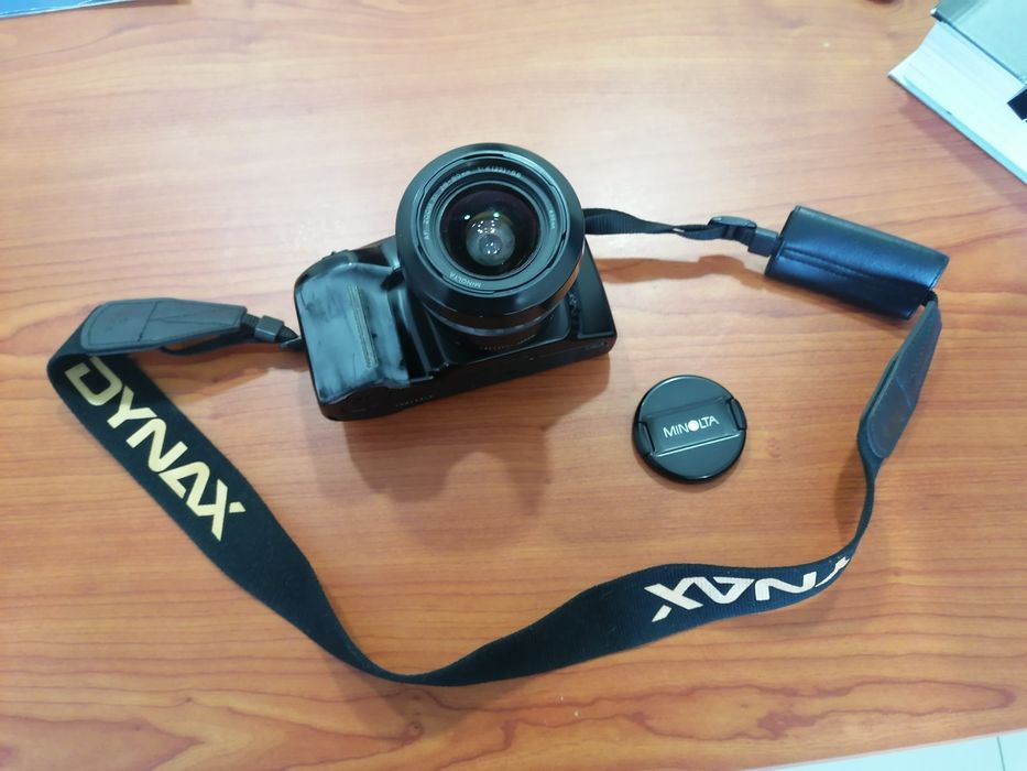 Máquina fotográfica analógica da Minolta Dynax 5 xi