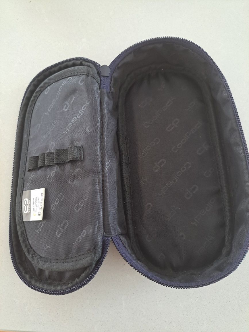Pojemny piórnik w kwiatki CoolPack