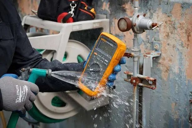 Мультиметр Fluke 87 v max защита ip67 800 часов от батареек