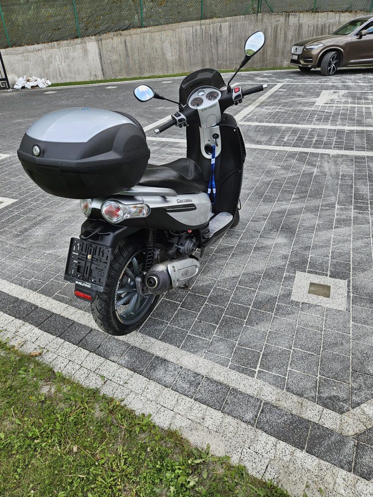 Sprzedam skuter Piaggio Carnaby 125