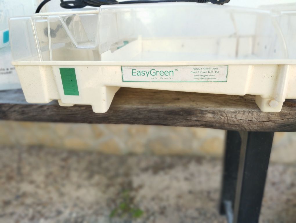 Easy green auto-sprouter