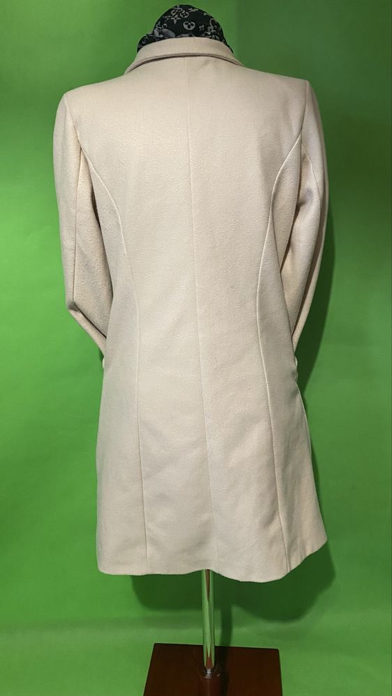 Elegancki płaszczyk ecru