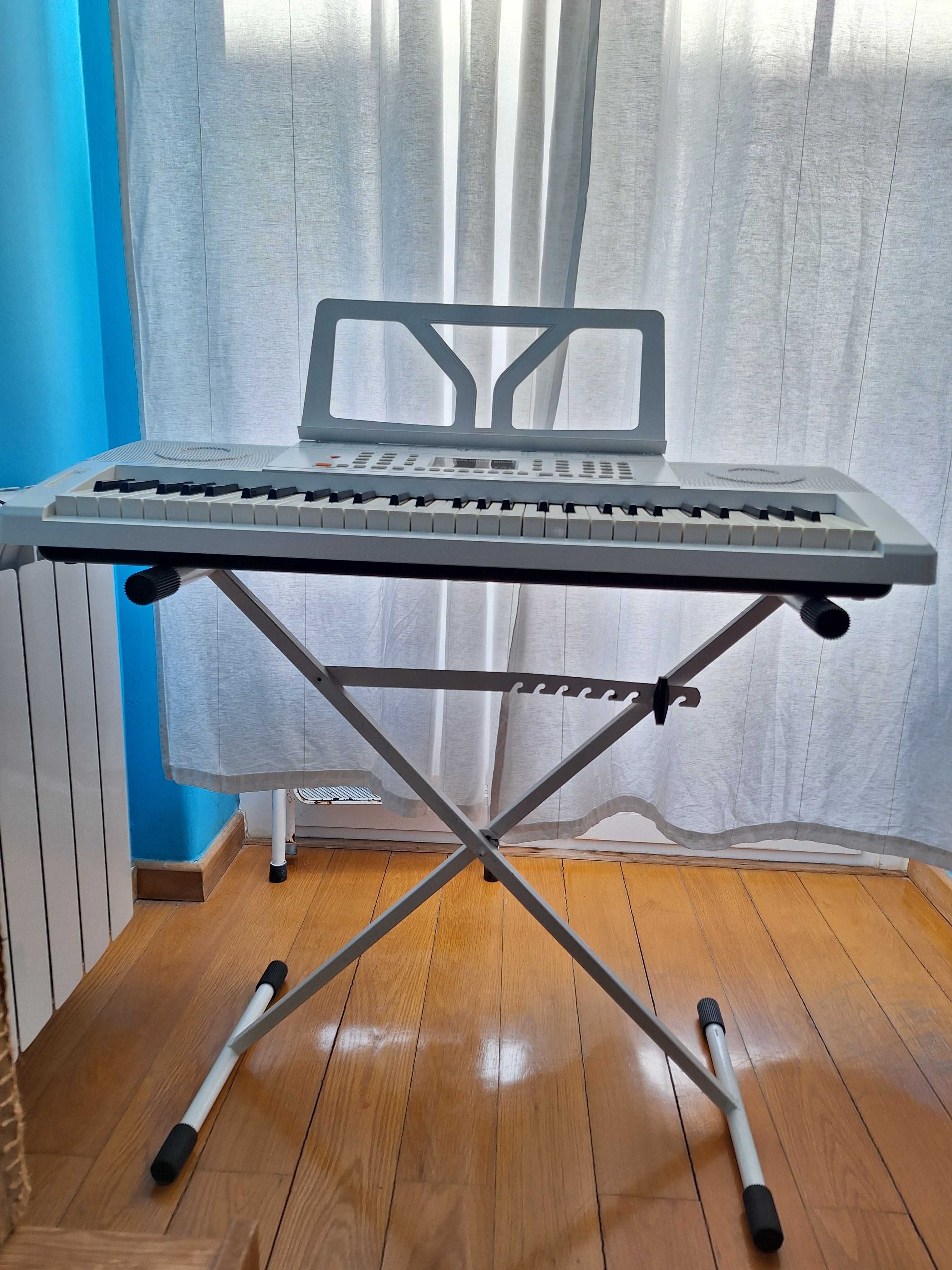 Teclado/Piano Schubert (como novo) + suporte