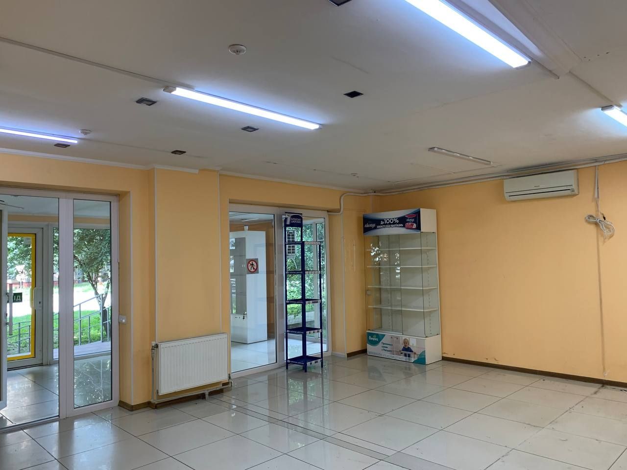 Оренда комерційного приміщення, 70 м², вул. 15 Квітня