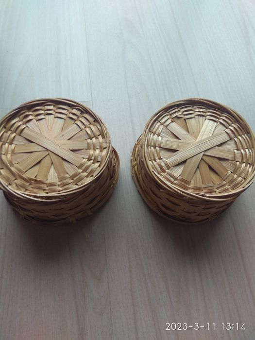 Wiklinowe pojemniki z przykrywką