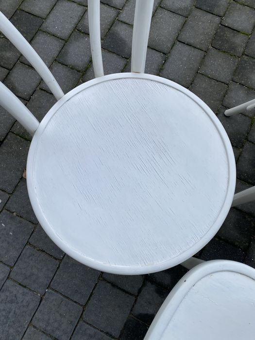 Krzesła drewniane gięte