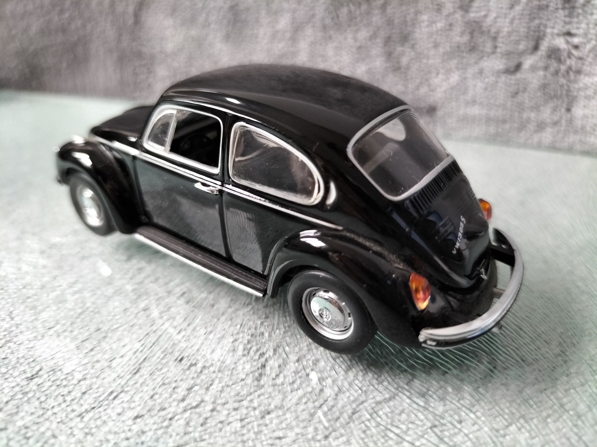 Minichamps VW 1302/1303 metal1:43 kolekcjonerski model samochodu