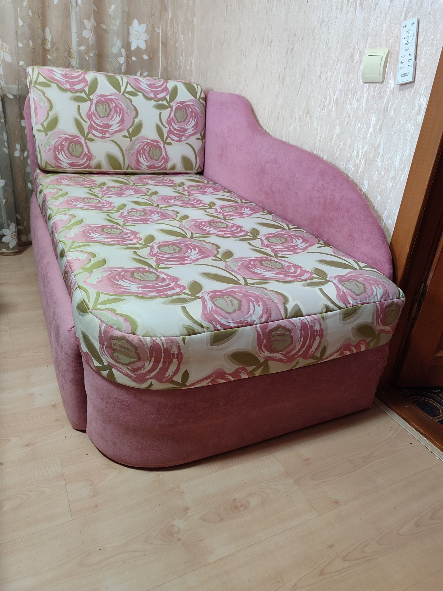 Терміново продам розкладний диван- малюк 1550×800