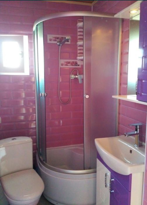 Будинок з великим критим басейном для Вас!