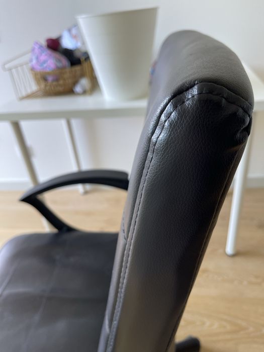 Cadeira de escritório preta da Staples