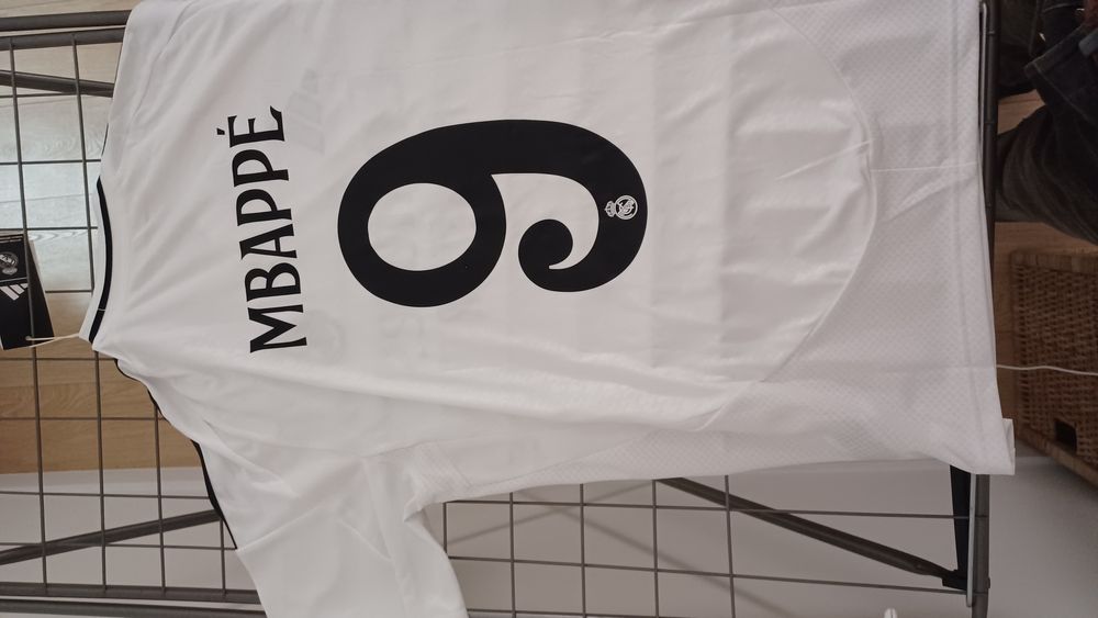 Camisola Mbappé Real Madrid