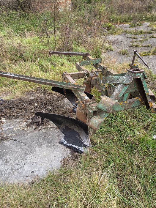 Продаю плуг 2 35