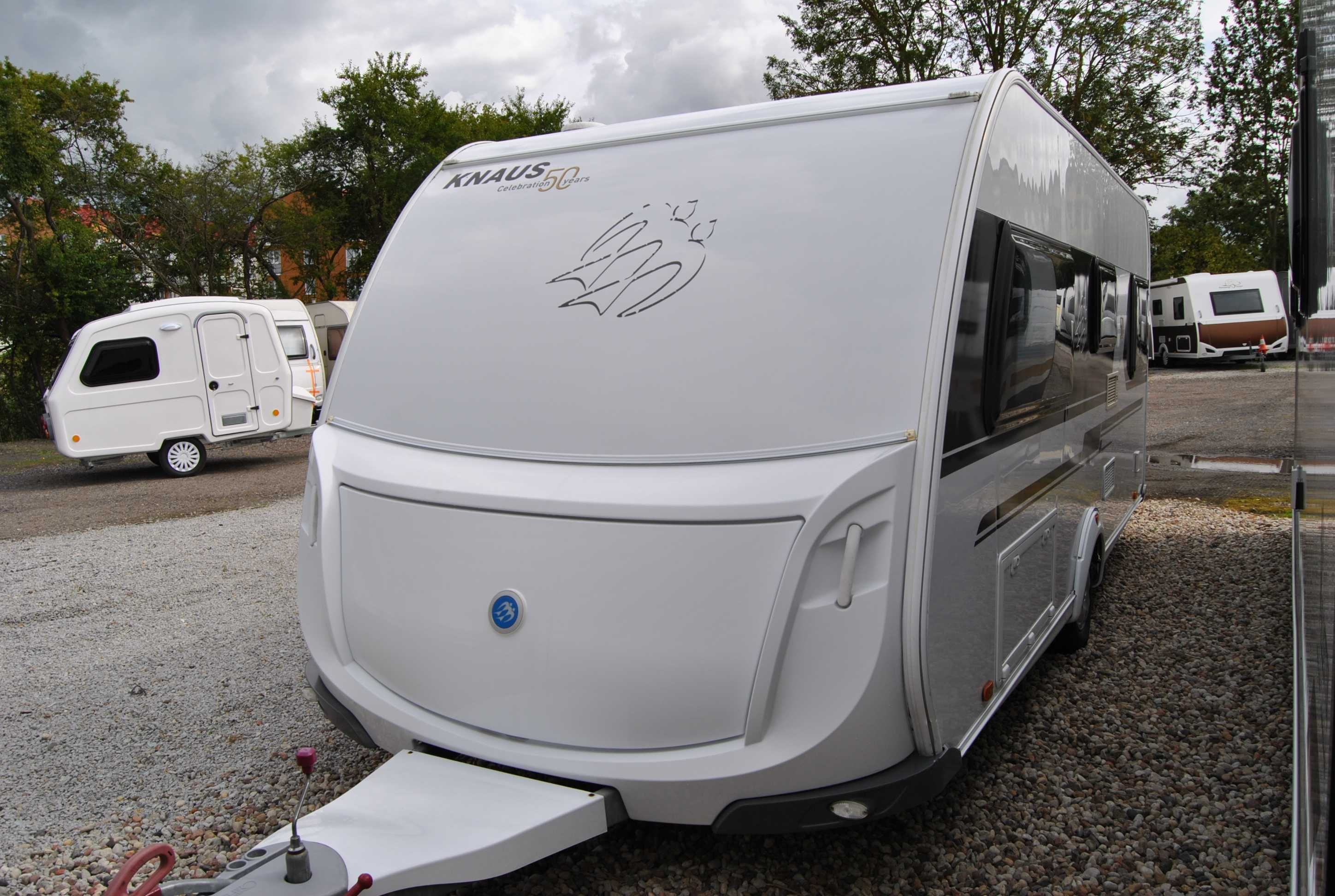 Rezerwacja KNAUS 500  DMC 1500kg 4osobowa z WC Prysznic Ogrzewanie