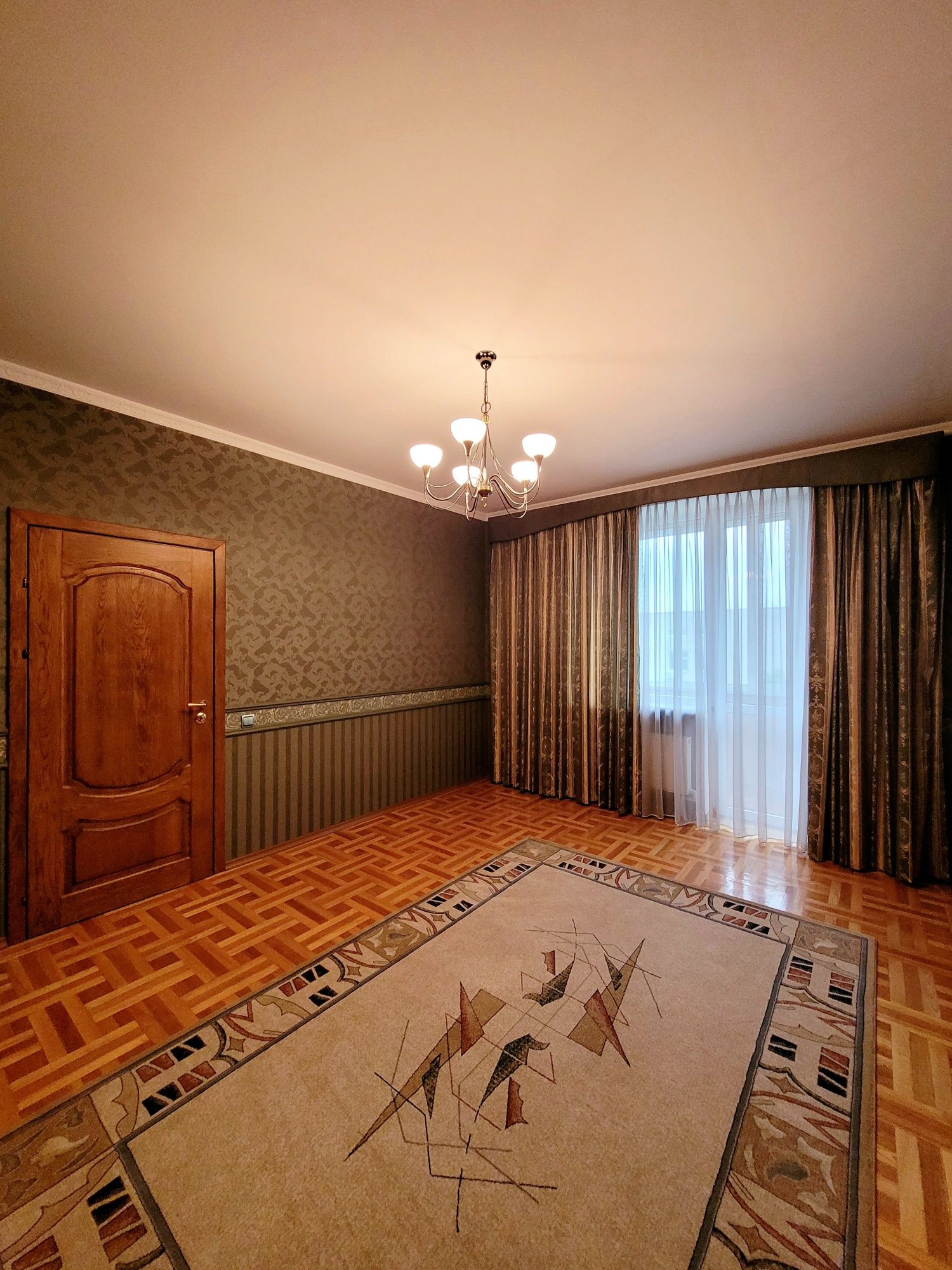 Продаж розкішної 3-кім квартири в серці міста