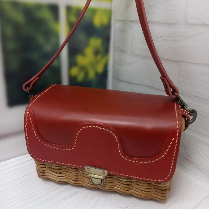 Женская маленькая сумочка