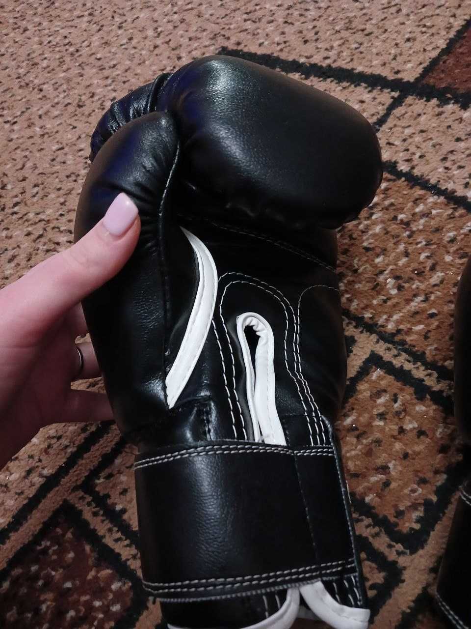 Боксерські перчатки