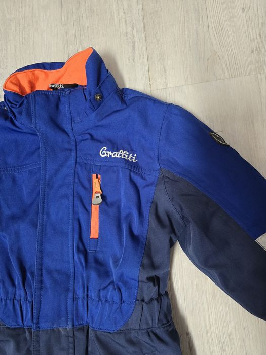 Kombinezon jednoczęściowy dziecięcy rozmiar 104-110  graffiti