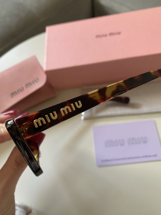 Okulary przeciwsłoneczne miu miu