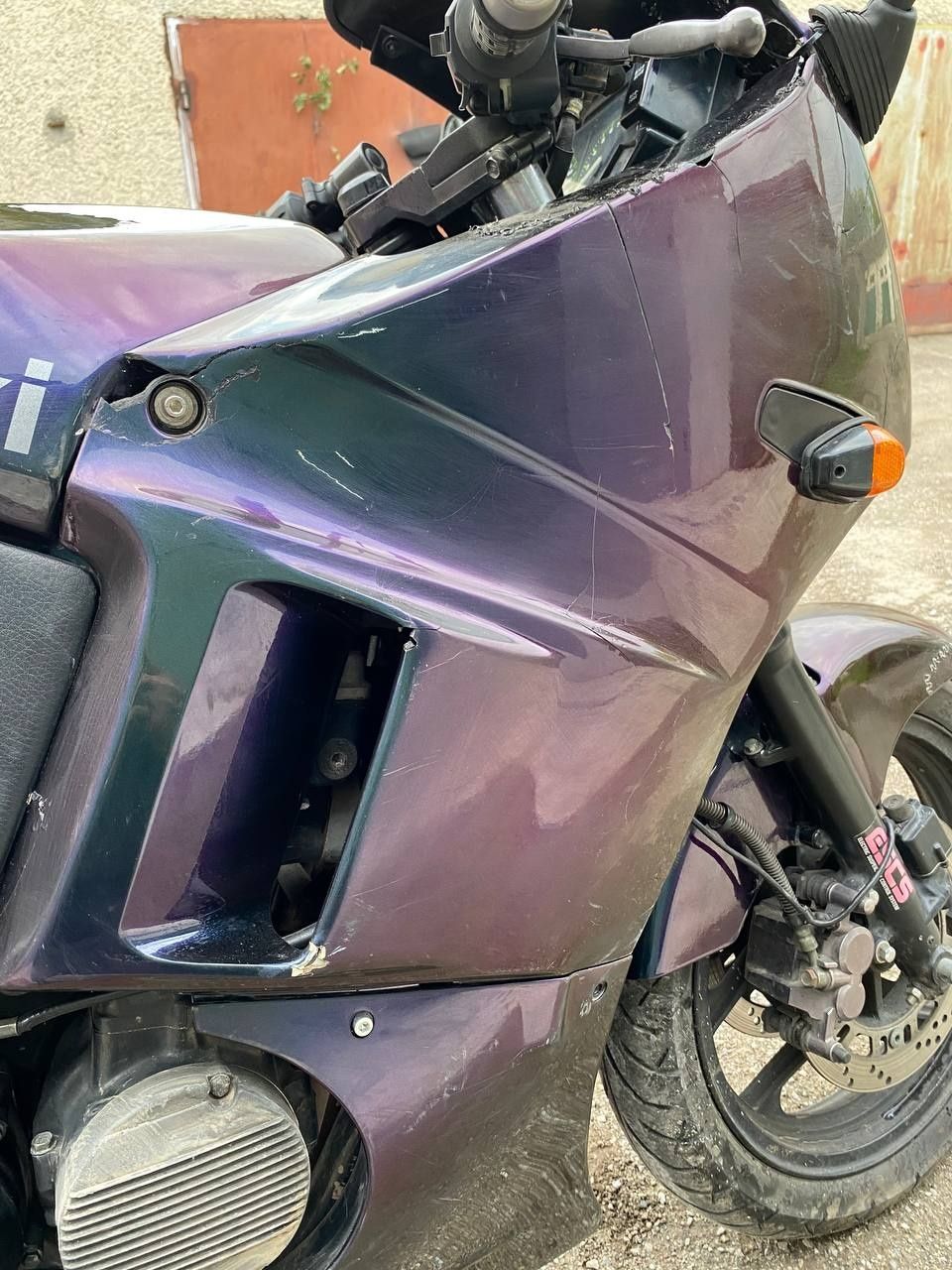 Kawasaki GPX 600R Терміновий продаж! Поки є цікавий для мене варіант.