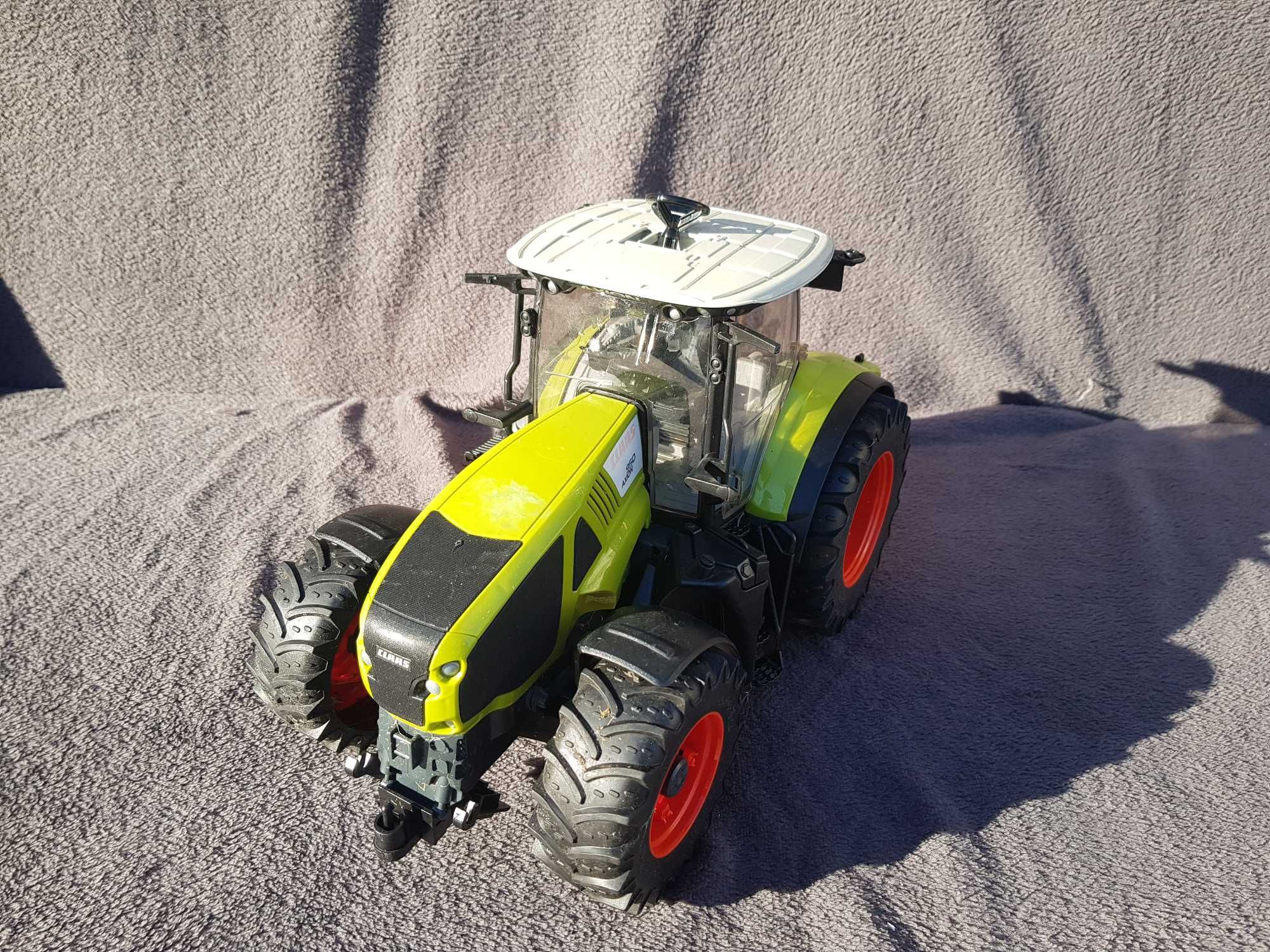 Bruder Claas Axion 950 Traktor