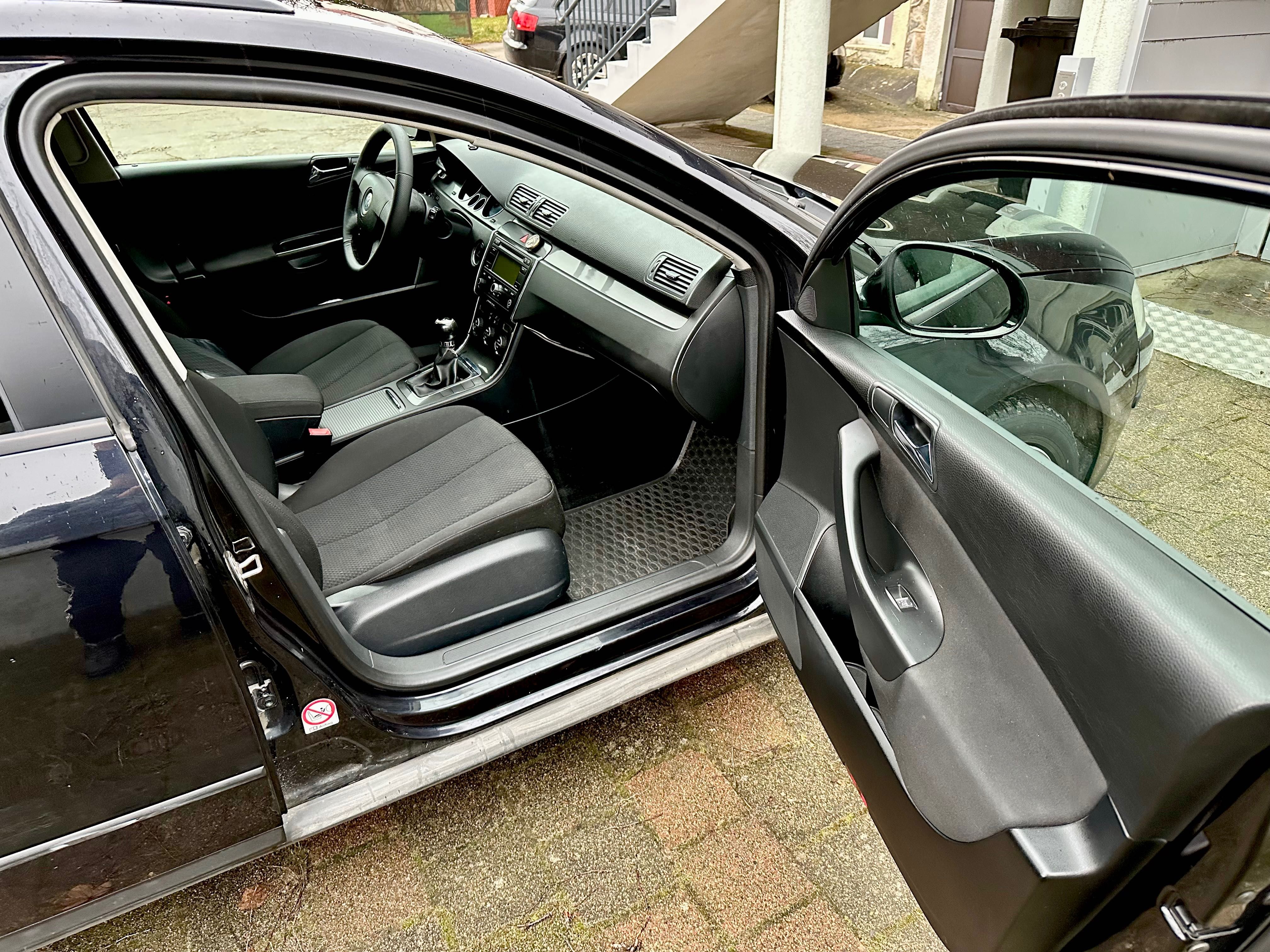 Volkswagen Passat B6 1.9 TDI (do naprawy, głowica tulejowanie)