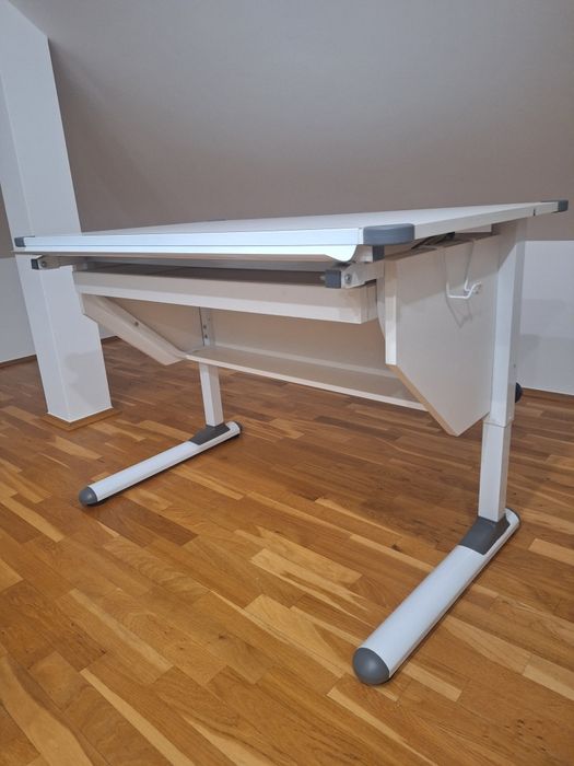 Biurko szkolne dla dziecka