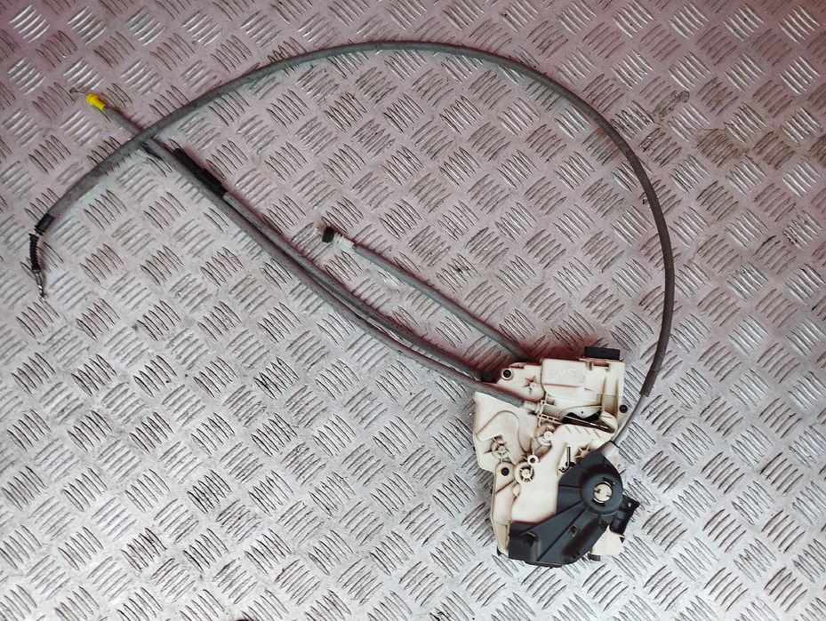 Замок бокових дверей Віто 447 зсувної Mercedes Vito W447