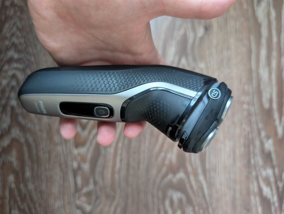 Електробритва чоловіча Philips Shaver series 3000 S3242/12