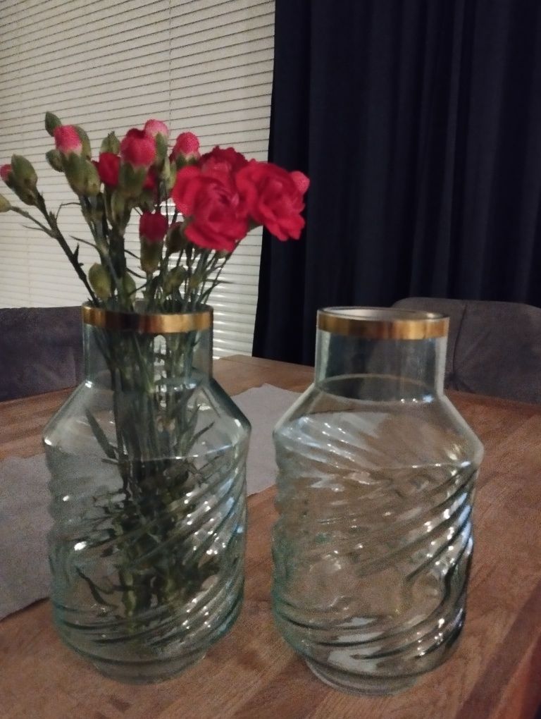 Szklany duży wazon