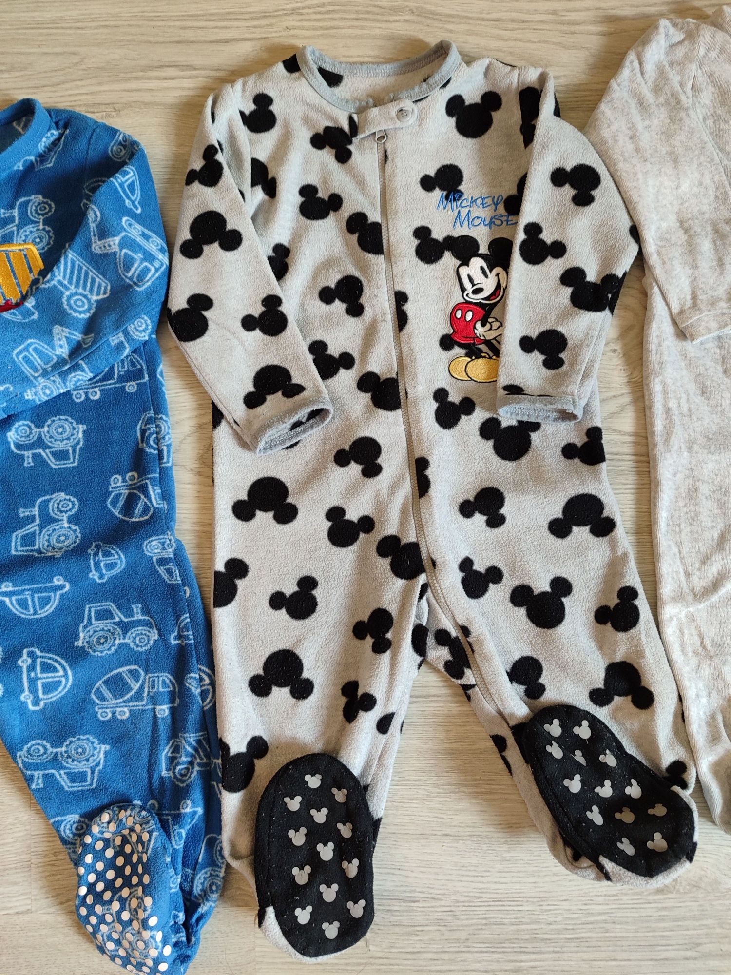 Conjunto de 4 pijamas quentes 18/24 meses