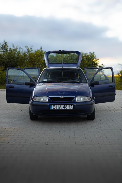Mazda 121, 1999r.