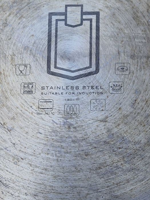 Duas caçarolas em inox, apenas 75€ (praticamente novas)