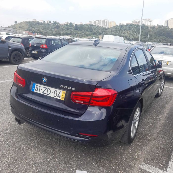 BMW 330e, hibrido plug-in, baterias com 85,3% de capacidade, teste bmw